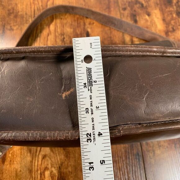 Businesstaschen von Oskar Stag Dark Brown Leather Laptop Messenger Bag - Picture 8 of 8